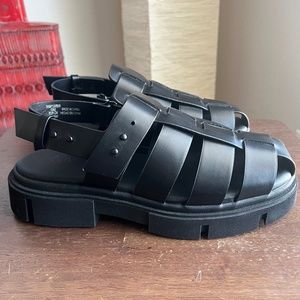Zara fishermen/cage sandals